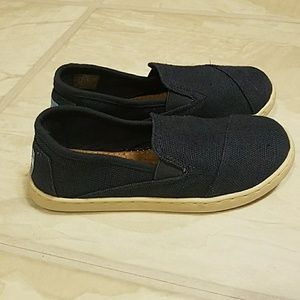 Boys toms shoes